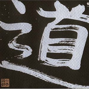 51杏子鱼子酱储小兰的背景与经历
